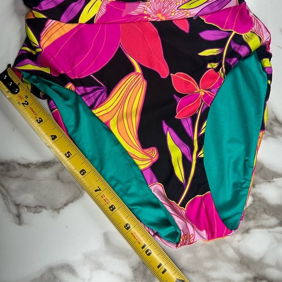 TRINA TURK Gemini Ruffle One-Piece Swimsuit ~ US  Size 6 - Picture 8 of 13